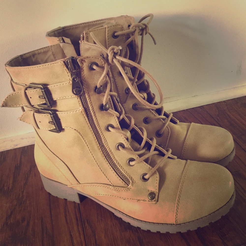 Guess combat boots